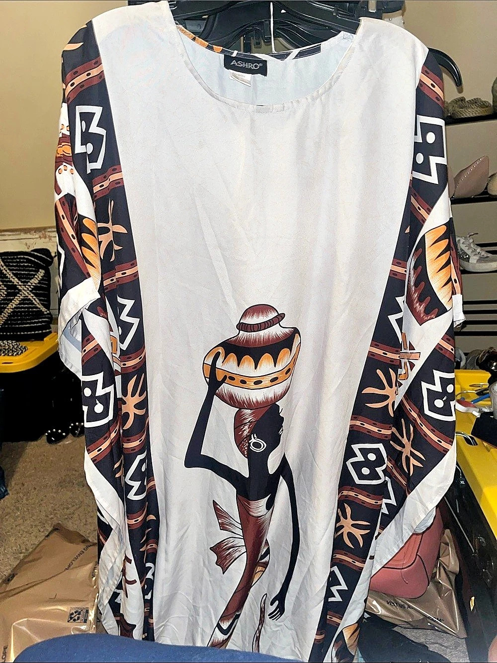 Ashro Graphic Print in White & Black Kaftan